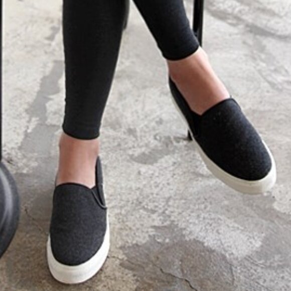 The Flexx Sneak Name Slip On Sneakers Waterproof Suede Black Size 9 NEW - Picture 1 of 8